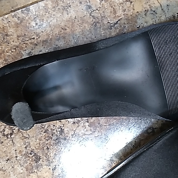 Euc satin pumps - Picture 6 of 8